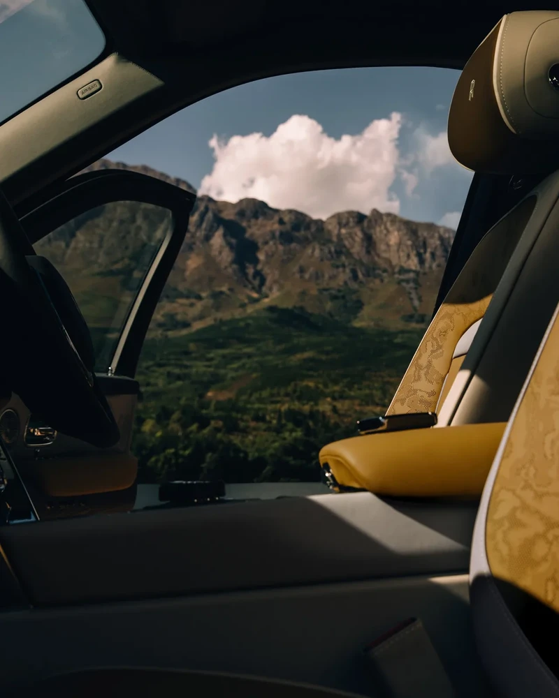 Rolls Royce still 3